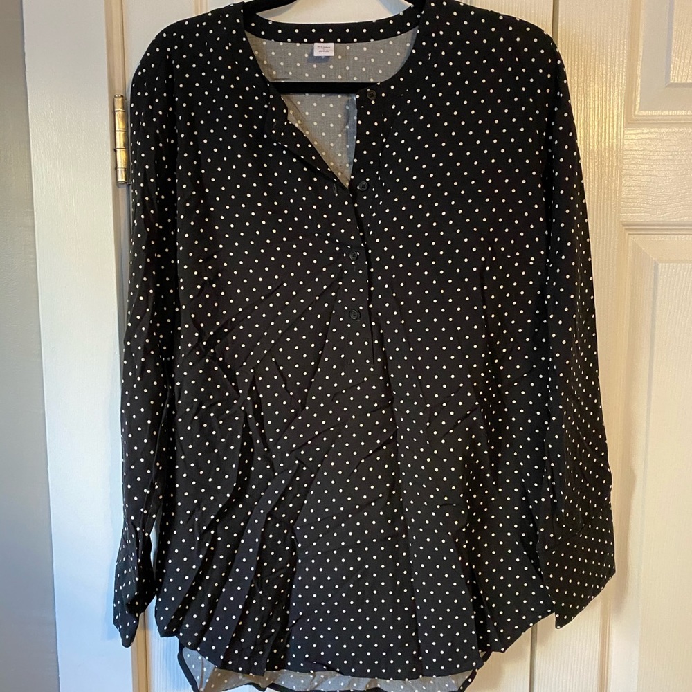 Old navy black and white polka dot blouse size L